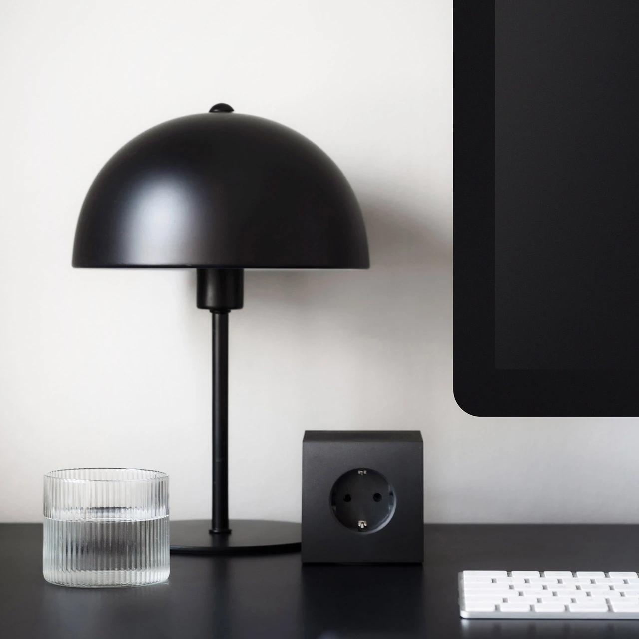 Top 10 😍 Avolt Verlängerungskabel Square 1 USB + Magnet Black ❤️ 2 Top 10 😍 Avolt Verlängerungskabel Square 1 USB + Magnet Black ❤️ – Bild 2